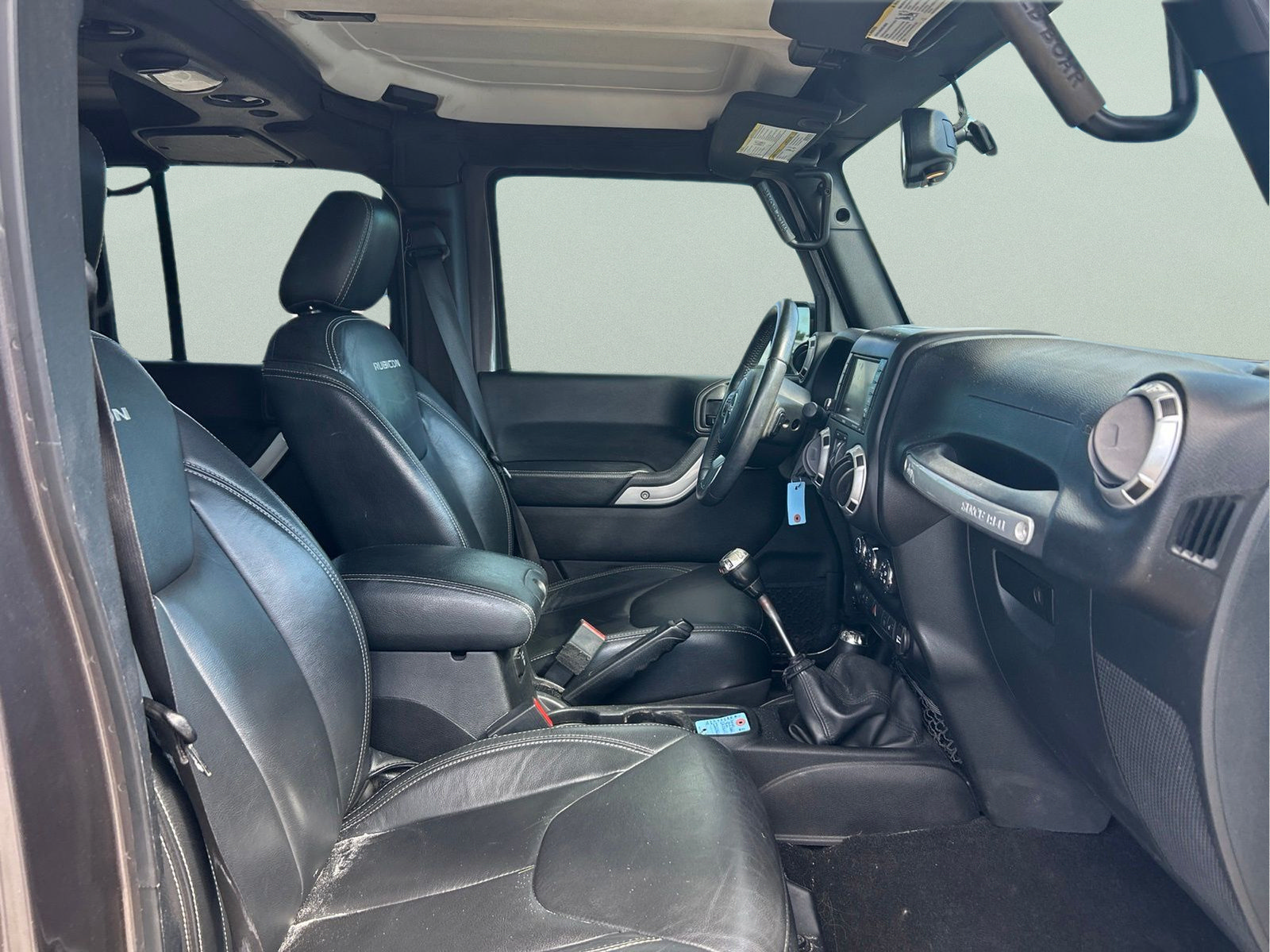 Used 2016 Jeep Wrangler Unlimited Rubicon AWD/4WD image 12