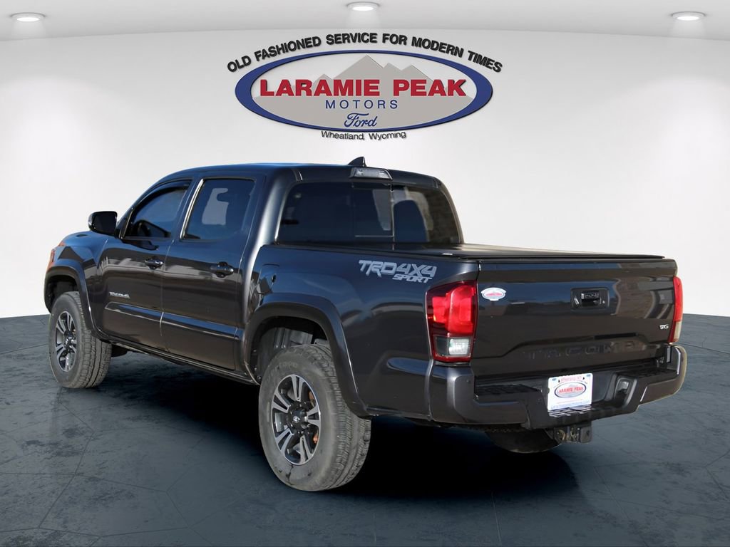 Used 2019 Toyota Tacoma TRD Sport image 9