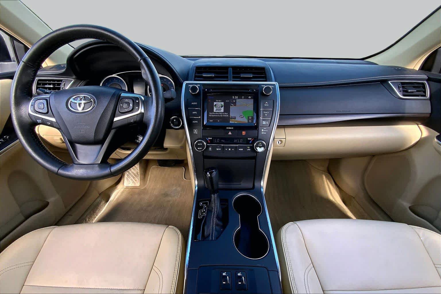 Used 2017 Toyota Camry XLE w/ Moonroof Package FWD image 15