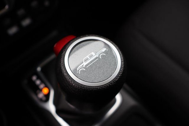 Used 2022 Jeep Gladiator Sport image 25