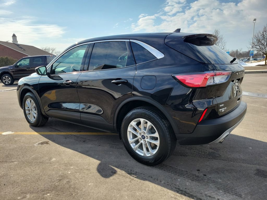 Certified 2022 Ford Escape SE w/ Convenience Package AWD/4WD image 3