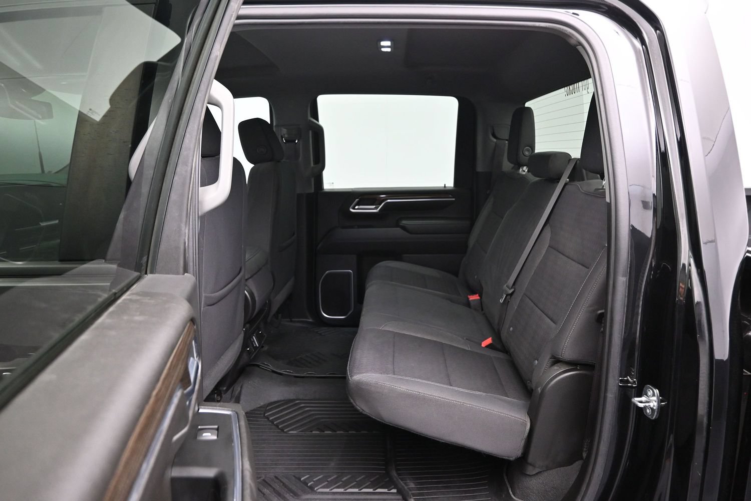 Used 2024 Chevrolet Silverado 2500 LT AWD/4WD image 11