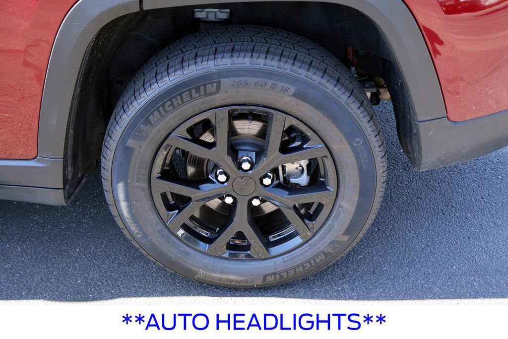 Used 2024 Jeep Grand Cherokee Altitude RWD image 21