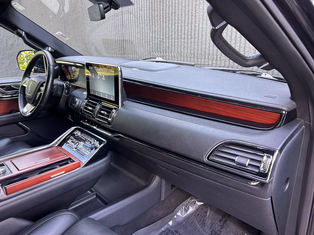 Used 2021 Lincoln Navigator L Reserve AWD/4WD image 27