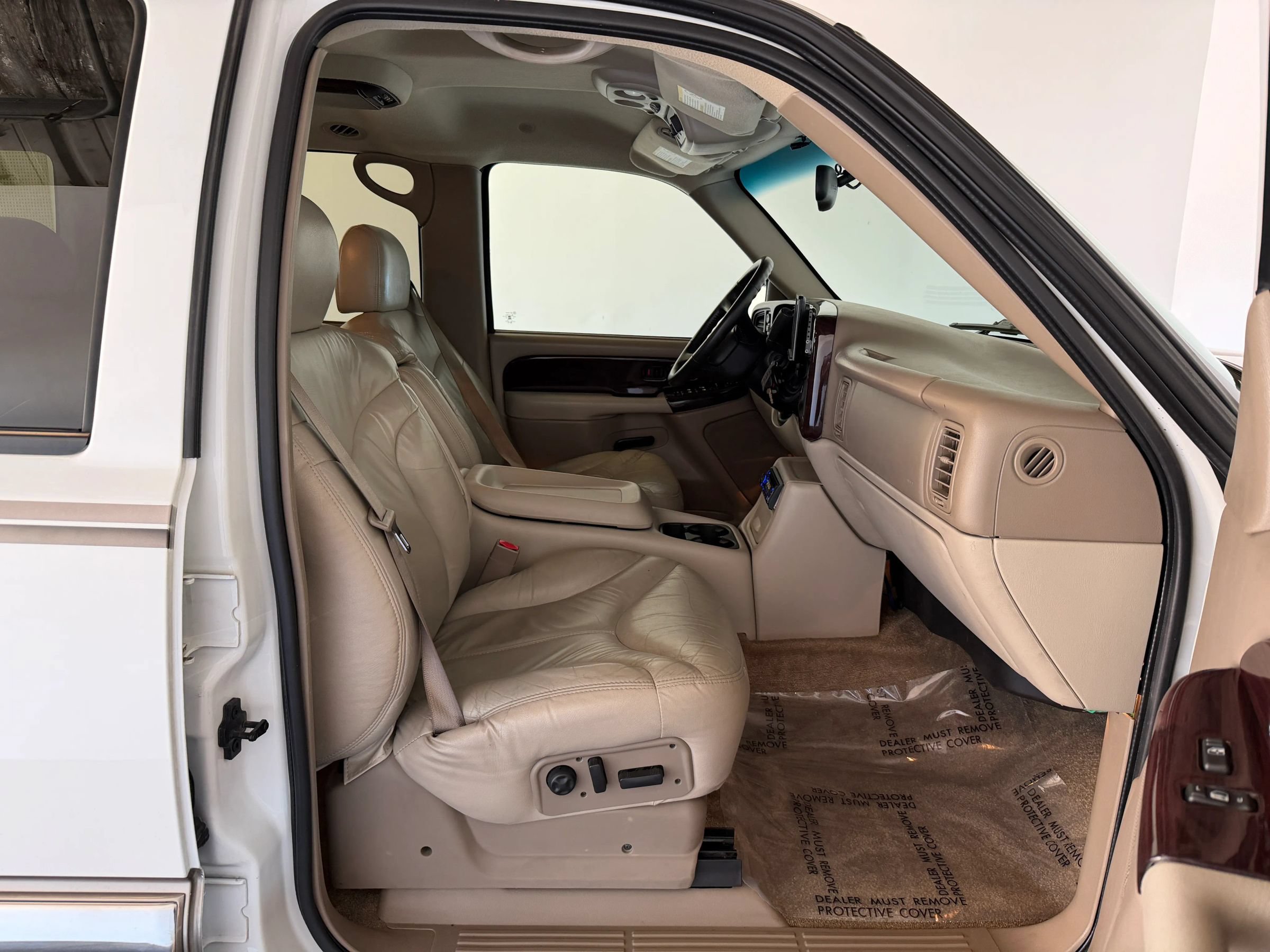Used 2002 GMC Yukon XL SLT AWD/4WD image 30