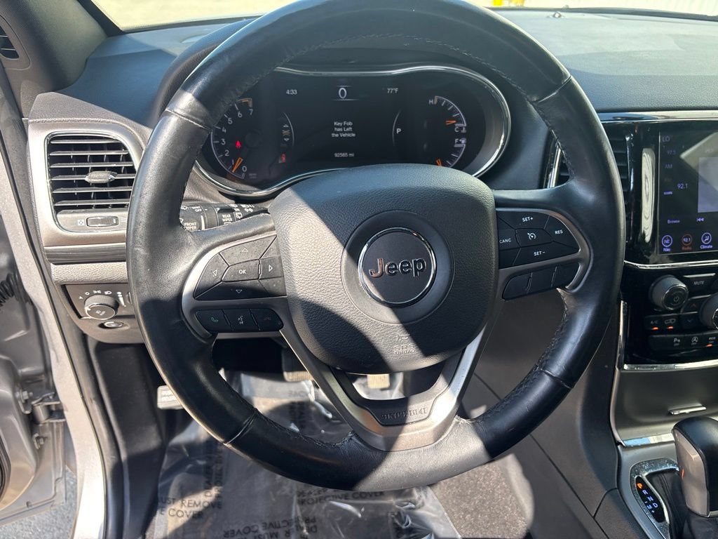 Used 2019 Jeep Grand Cherokee Laredo w/ 18" Wheel & 8.4" Radio Group AWD/4WD image 14