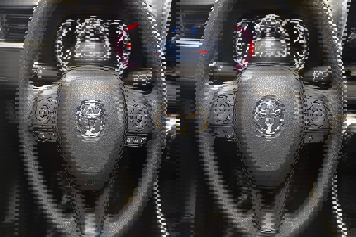 Used 2024 Toyota RAV4 LE FWD image 29