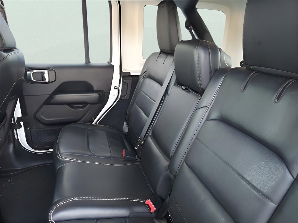 Used 2018 Jeep Wrangler Unlimited Sahara image 32