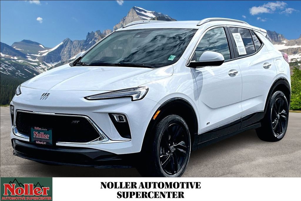 Used 2025 Buick Encore GX Sport Touring FWD image 1
