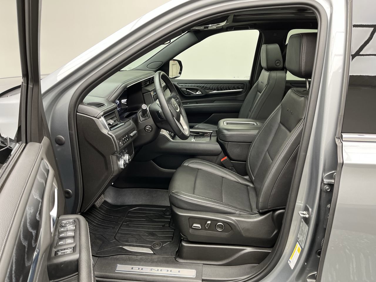 Certified 2023 GMC Yukon XL Denali AWD/4WD image 10