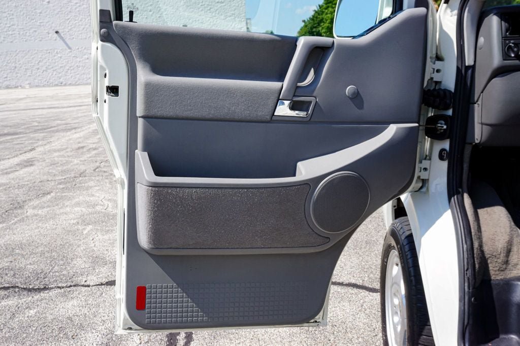 Used 2000 Volkswagen Eurovan Camper FWD image 29
