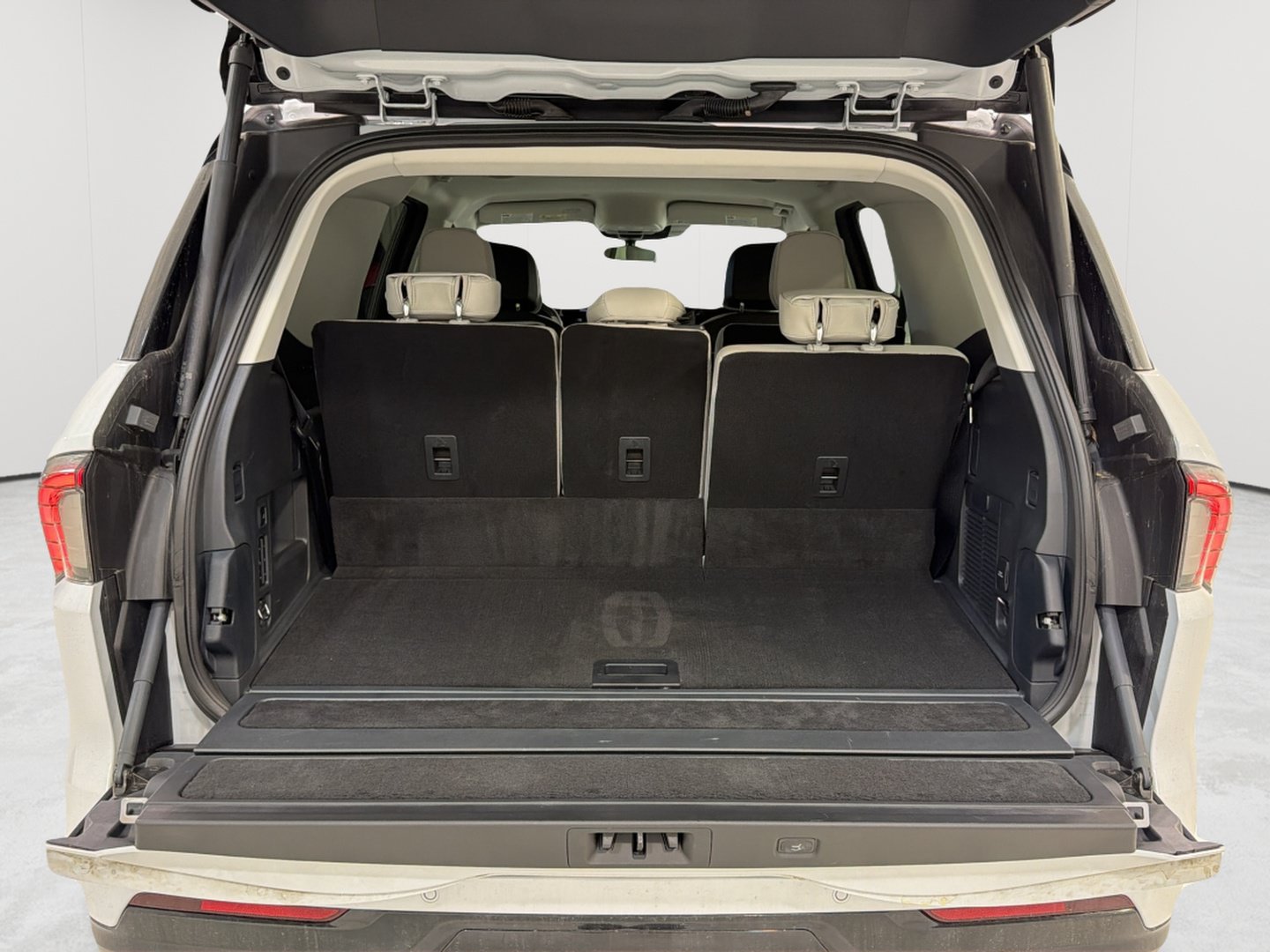 Used 2026 Lincoln Navigator Premiere AWD/4WD image 25