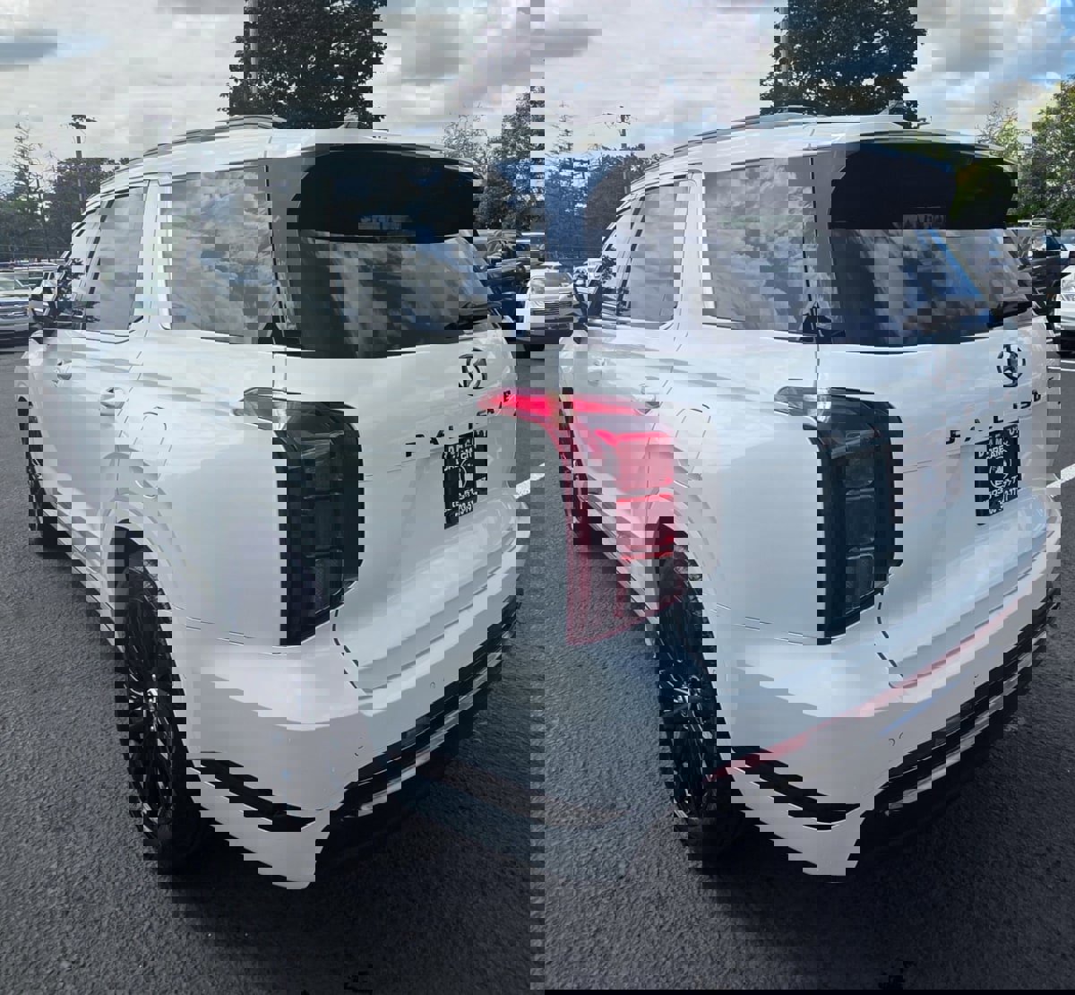 Used 2024 Hyundai Palisade Calligraphy image 6
