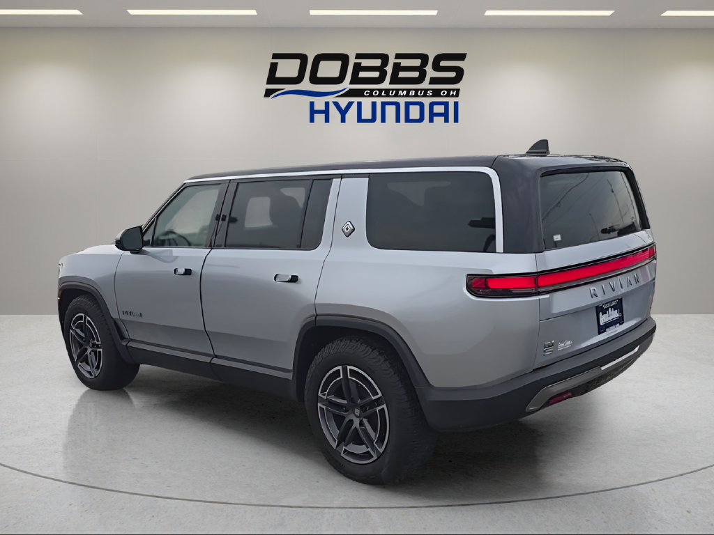 Used 2025 Rivian R1S Adventure Dual AWD/4WD image 3
