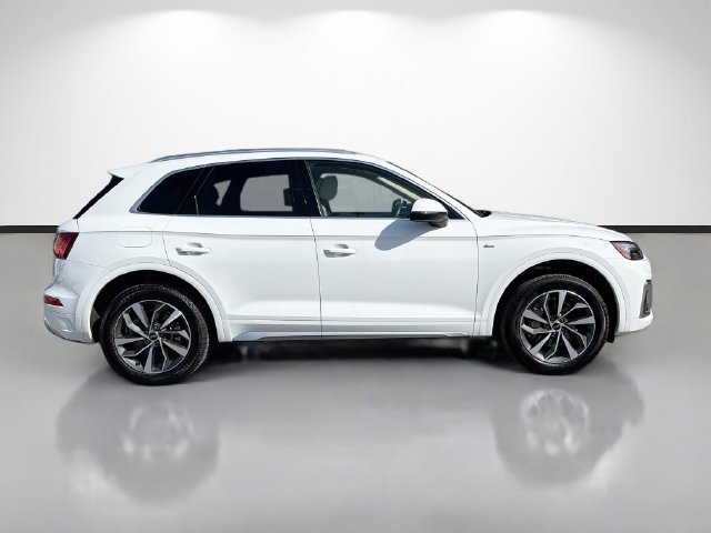 Used 2024 Audi Q5 2.0T Premium AWD/4WD image 2