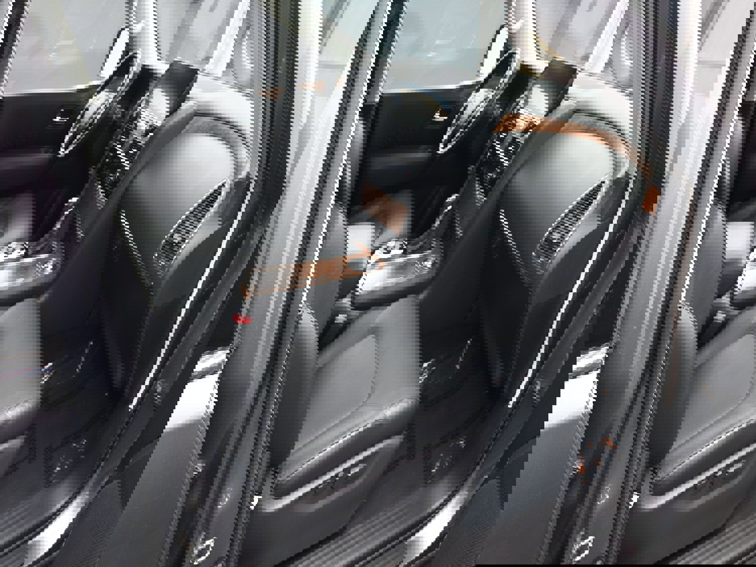 Used 2023 Nissan Armada SL image 26