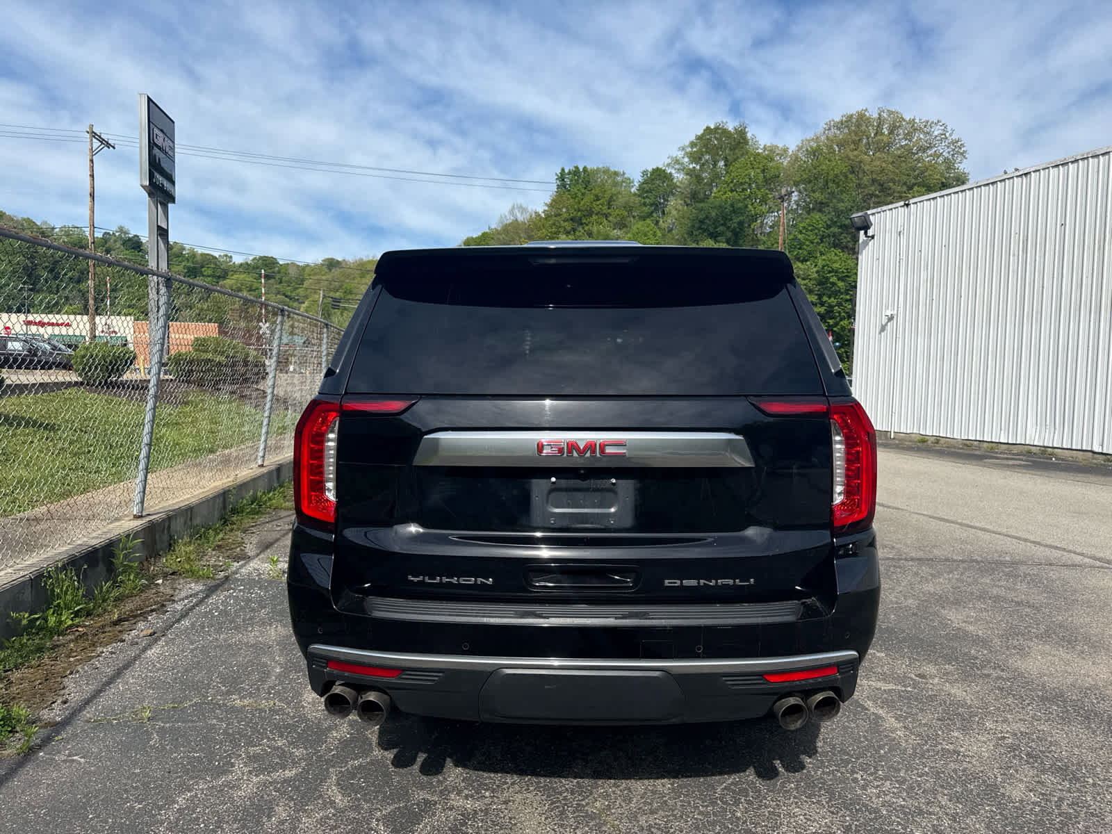 Used 2023 GMC Yukon Denali AWD/4WD image 6
