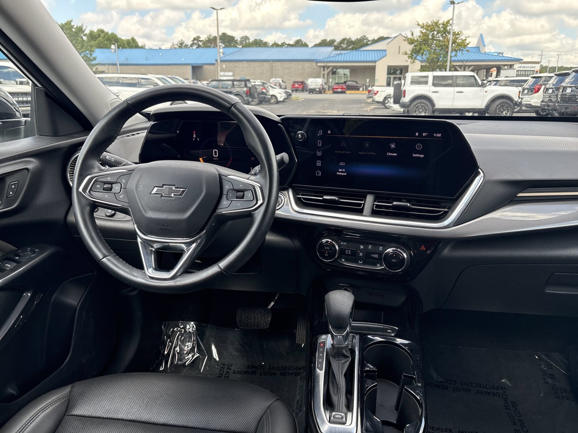 Used 2024 Chevrolet Trax ACTIV w/ Driver Confidence Package FWD image 3