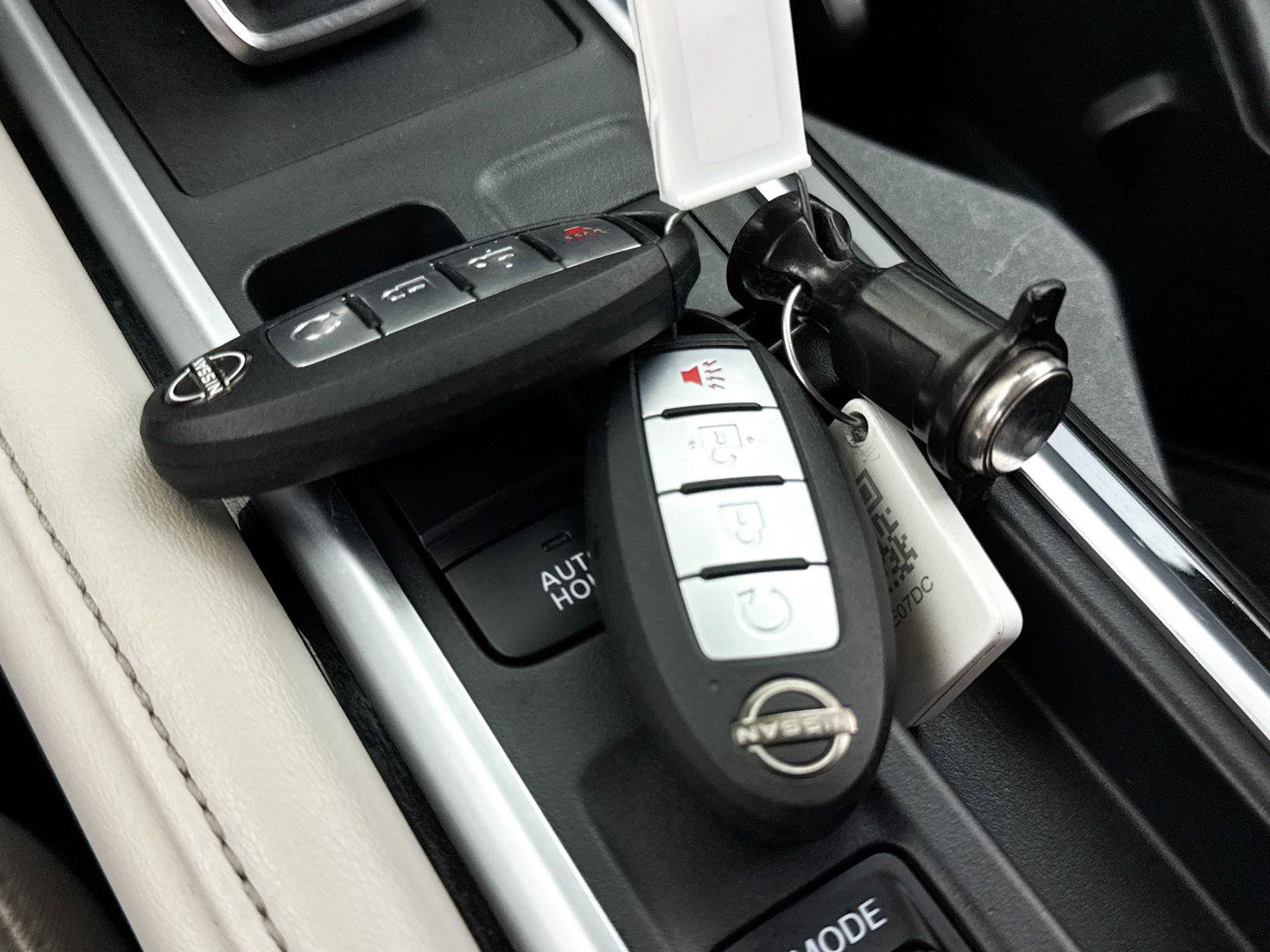 Used 2022 Nissan Pathfinder SV FWD image 38