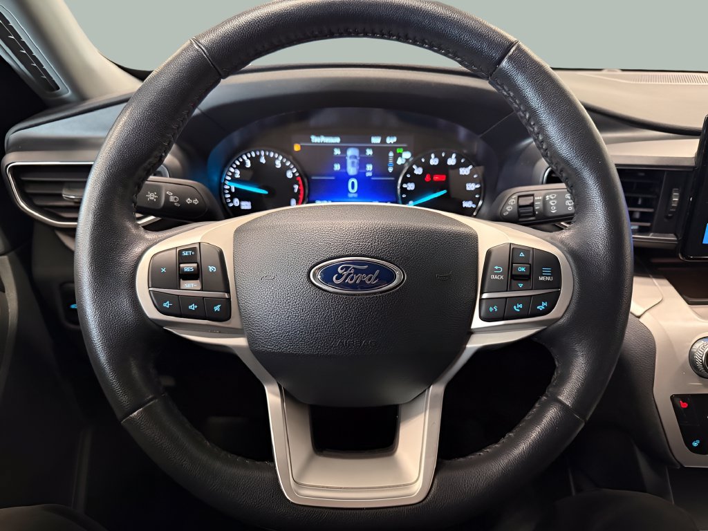 Certified 2023 Ford Explorer XLT w/ Equipment Group 202A AWD/4WD image 24