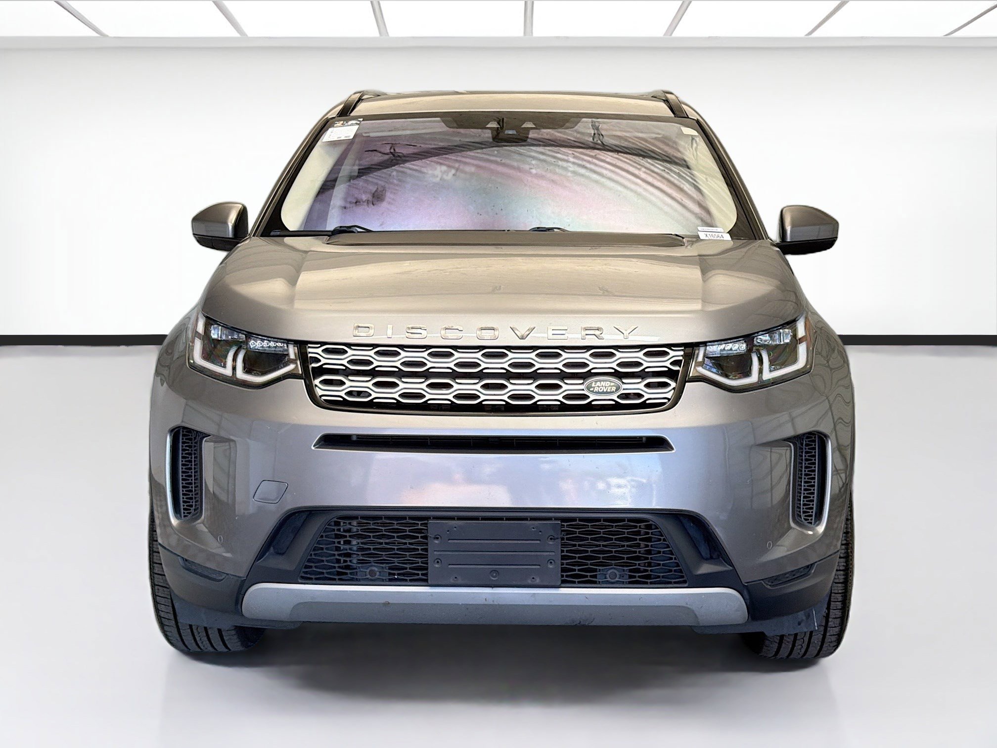 Used 2020 Land Rover Discovery Sport SE image 2