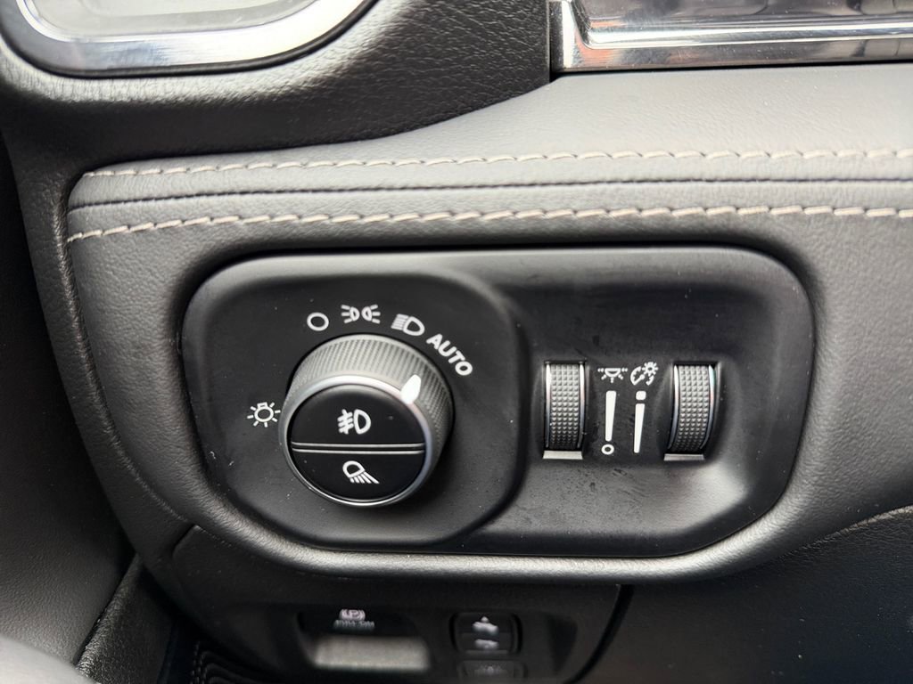 Used 2025 RAM 1500 Limited image 19