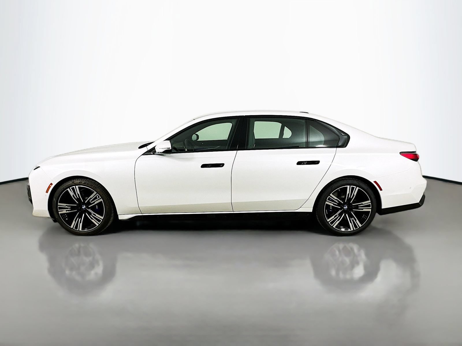 New 2026 BMW 760i xDrive w/ Executive Package AWD/4WD image 8
