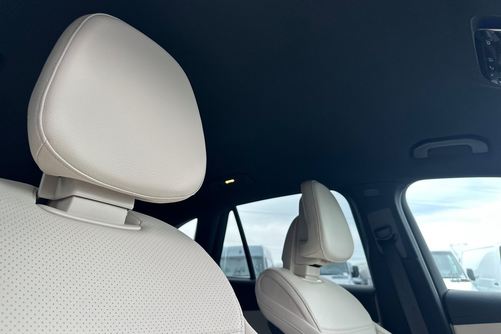 Certified 2025 Mercedes-Benz GLC 300 4MATIC image 17