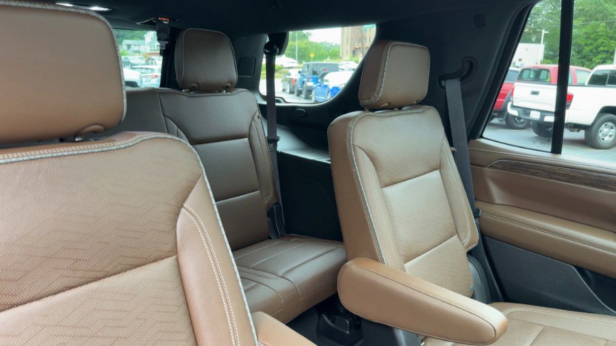 Used 2021 Chevrolet Tahoe High Country w/ Premium Package image 17