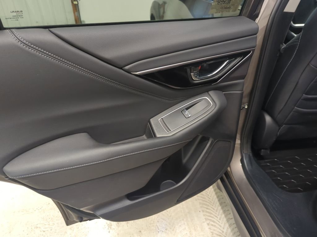 Used 2024 Subaru Outback Limited AWD/4WD image 10