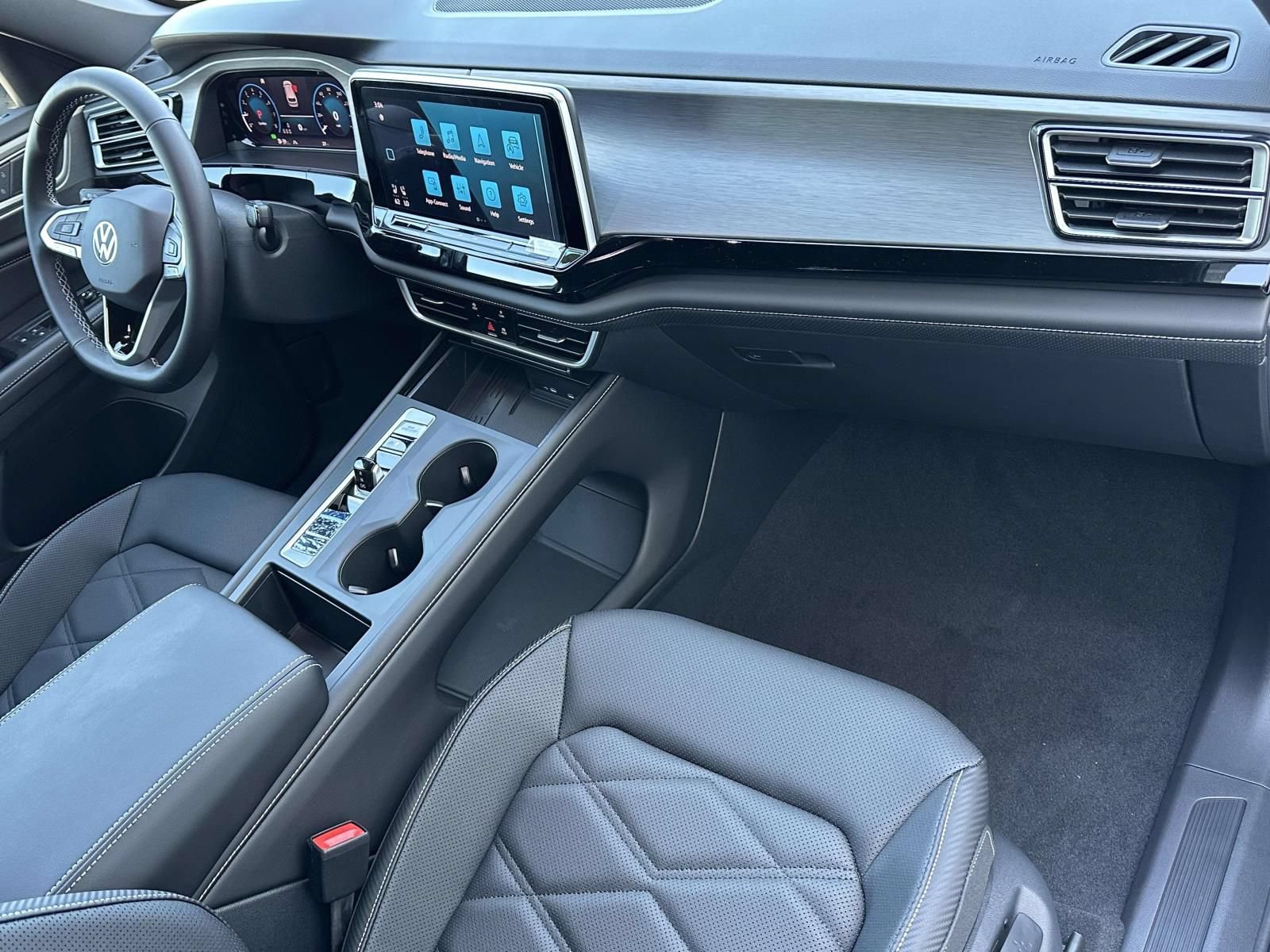 New 2026 Volkswagen Atlas Cross Sport SE FWD image 12