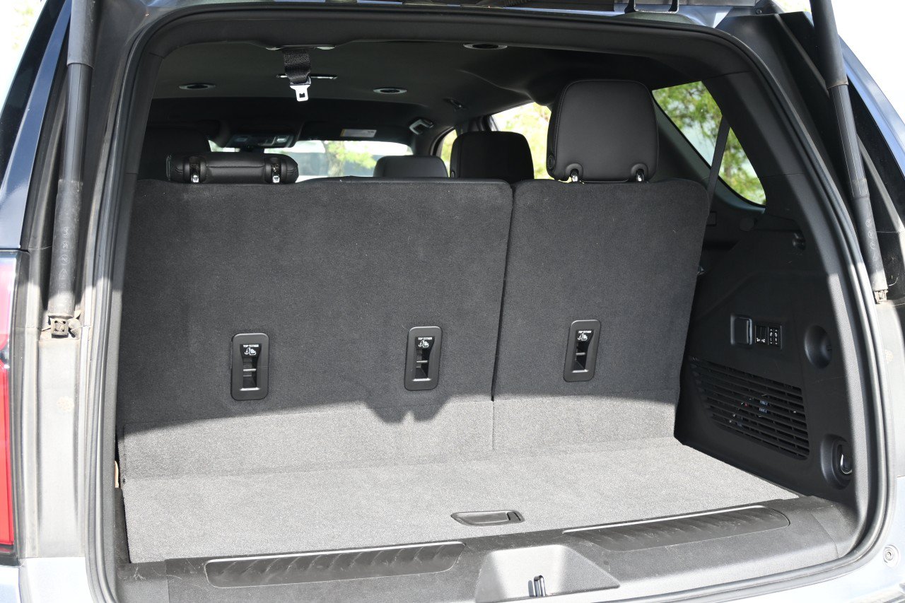 Used 2022 Chevrolet Tahoe LT w/ Luxury Package RWD image 24