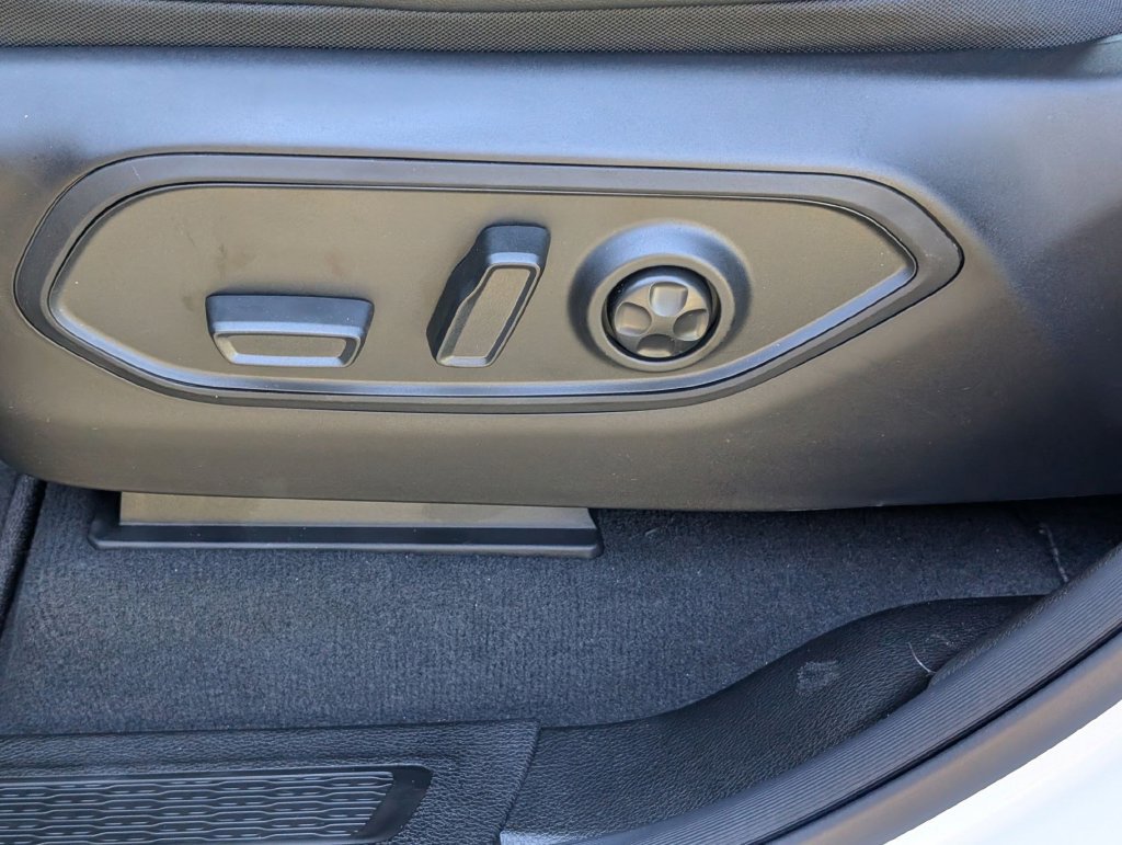 New 2026 Jeep Grand Cherokee Altitude RWD image 12