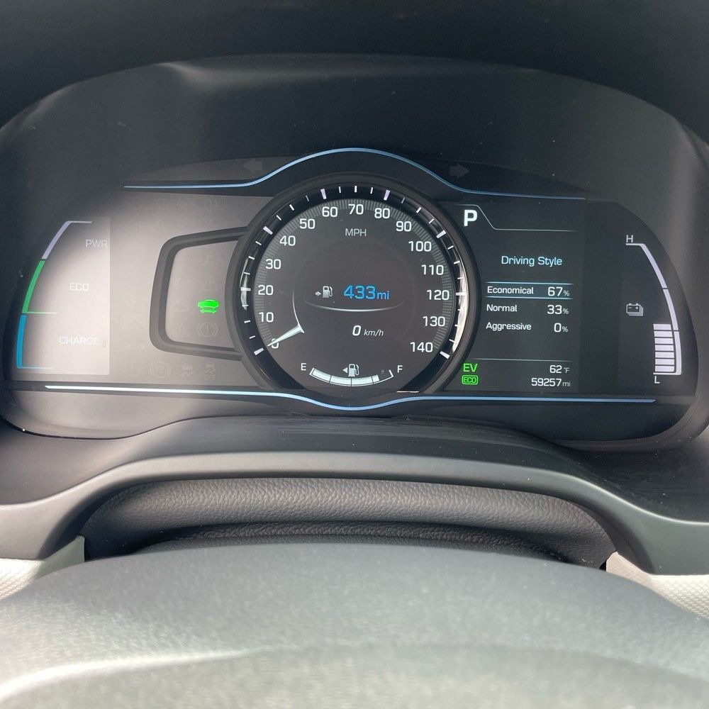 Used 2018 Hyundai Ioniq Limited FWD image 8