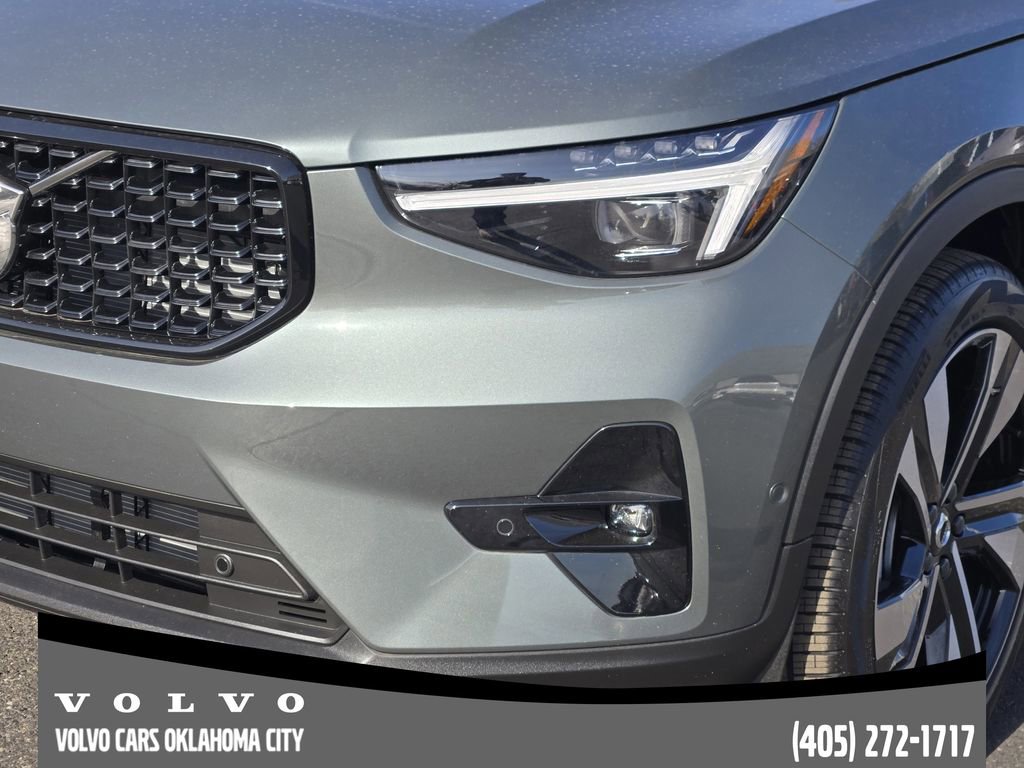 Certified 2026 Volvo XC40 B5 Plus w/ Climate Package image 8
