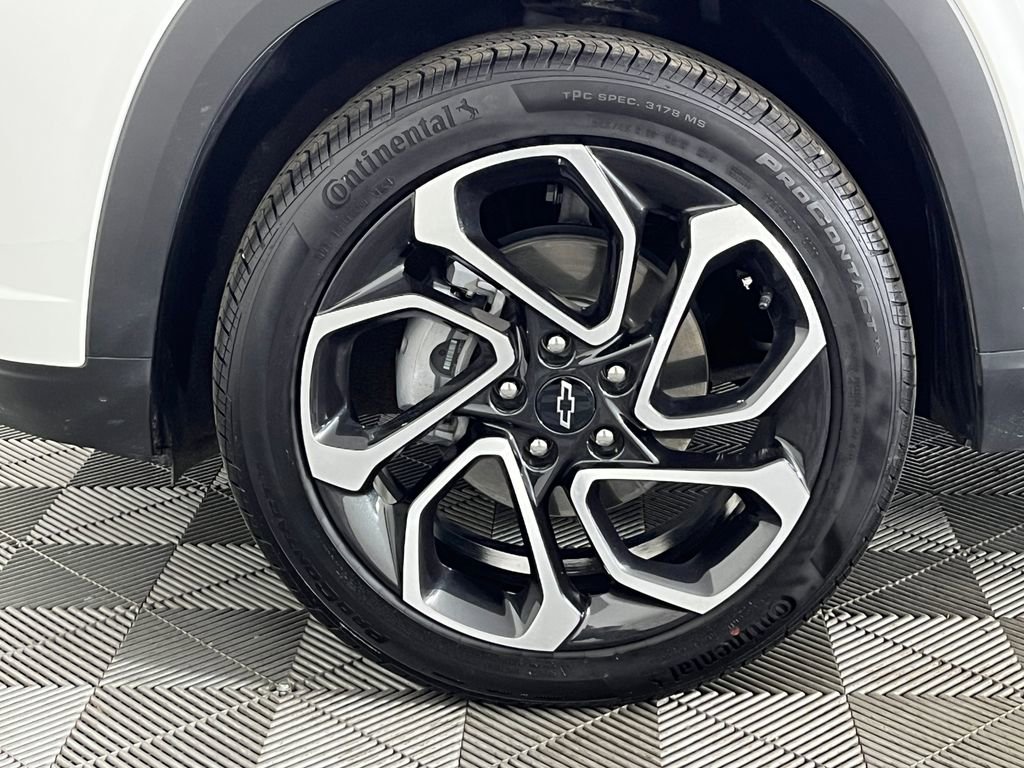 Used 2025 Chevrolet Trax RS w/ Driver Confidence Package FWD image 20