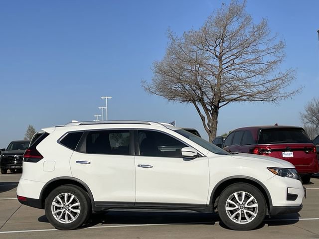 Used 2019 Nissan Rogue SV image 3