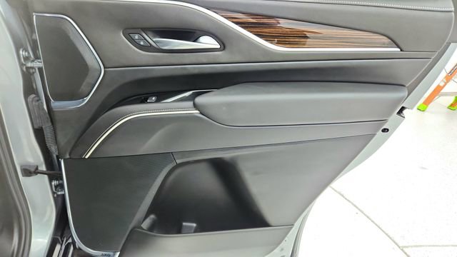 Used 2023 Cadillac Escalade Premium Luxury w/ Performance Package image 28