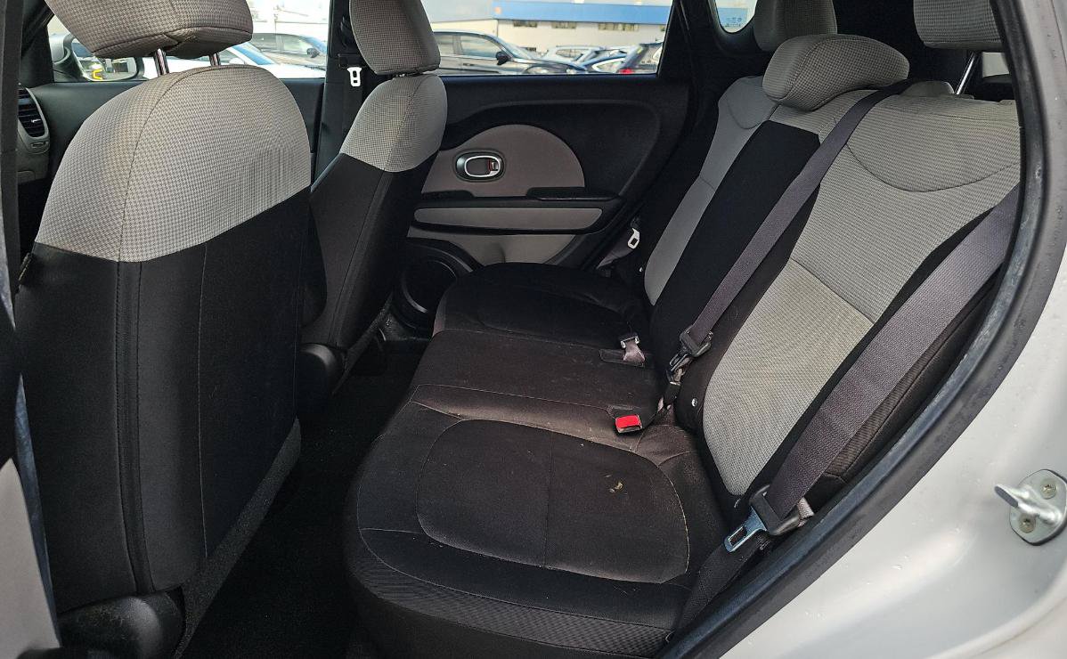 Used 2015 Kia Soul FWD image 10