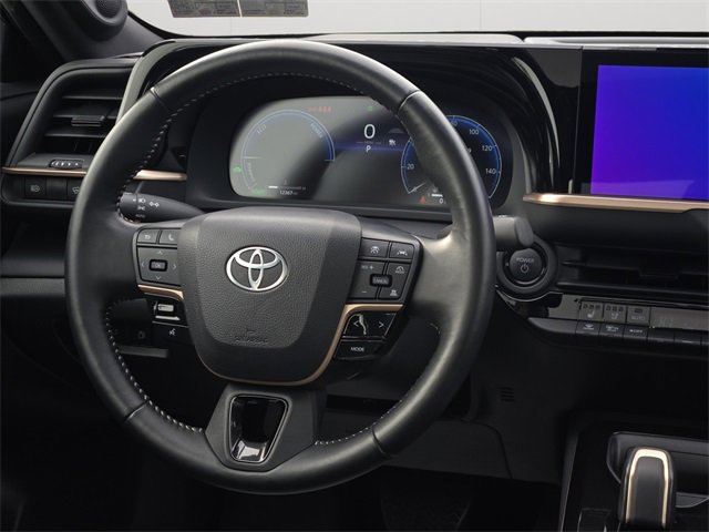 Used 2025 Toyota Crown Limited image 19