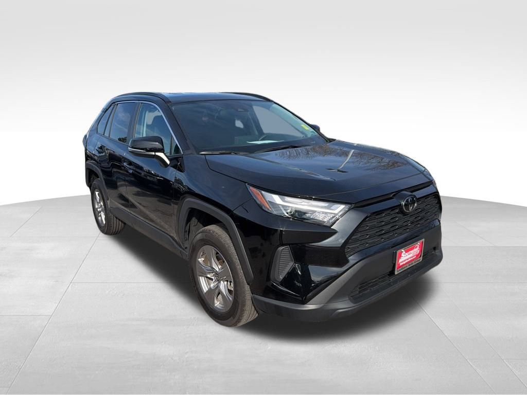 Used 2025 Toyota RAV4 XLE image 7