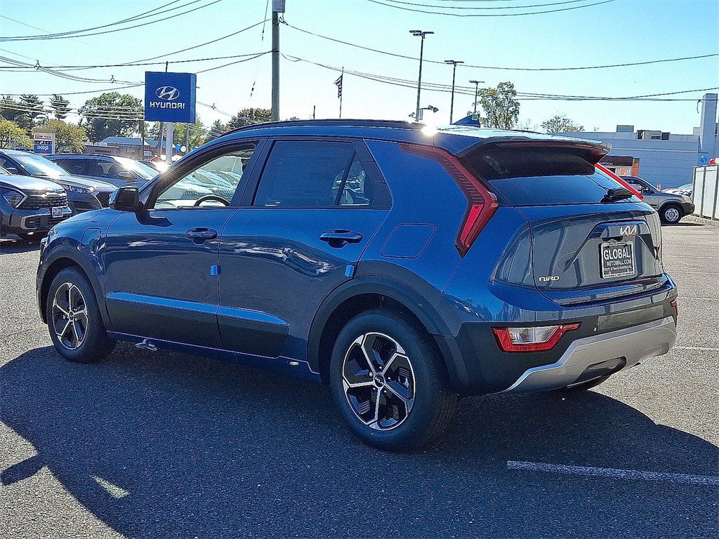 New 2025 Kia Niro EX image 3