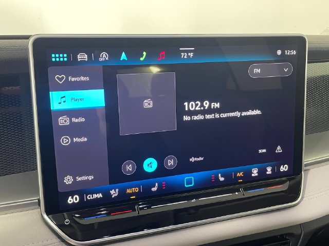Used 2025 Volkswagen Tiguan SE FWD image 7
