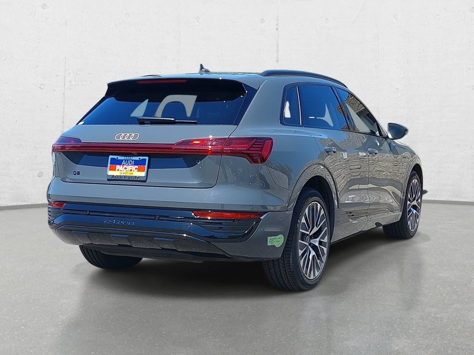 Used 2024 Audi Q8 e-tron Premium Plus w/ Prestige Package AWD/4WD image 5