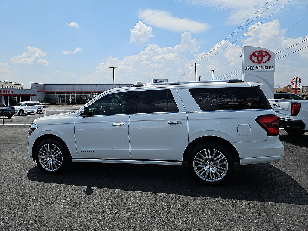 Used 2024 Ford Expedition Max Platinum RWD image 2