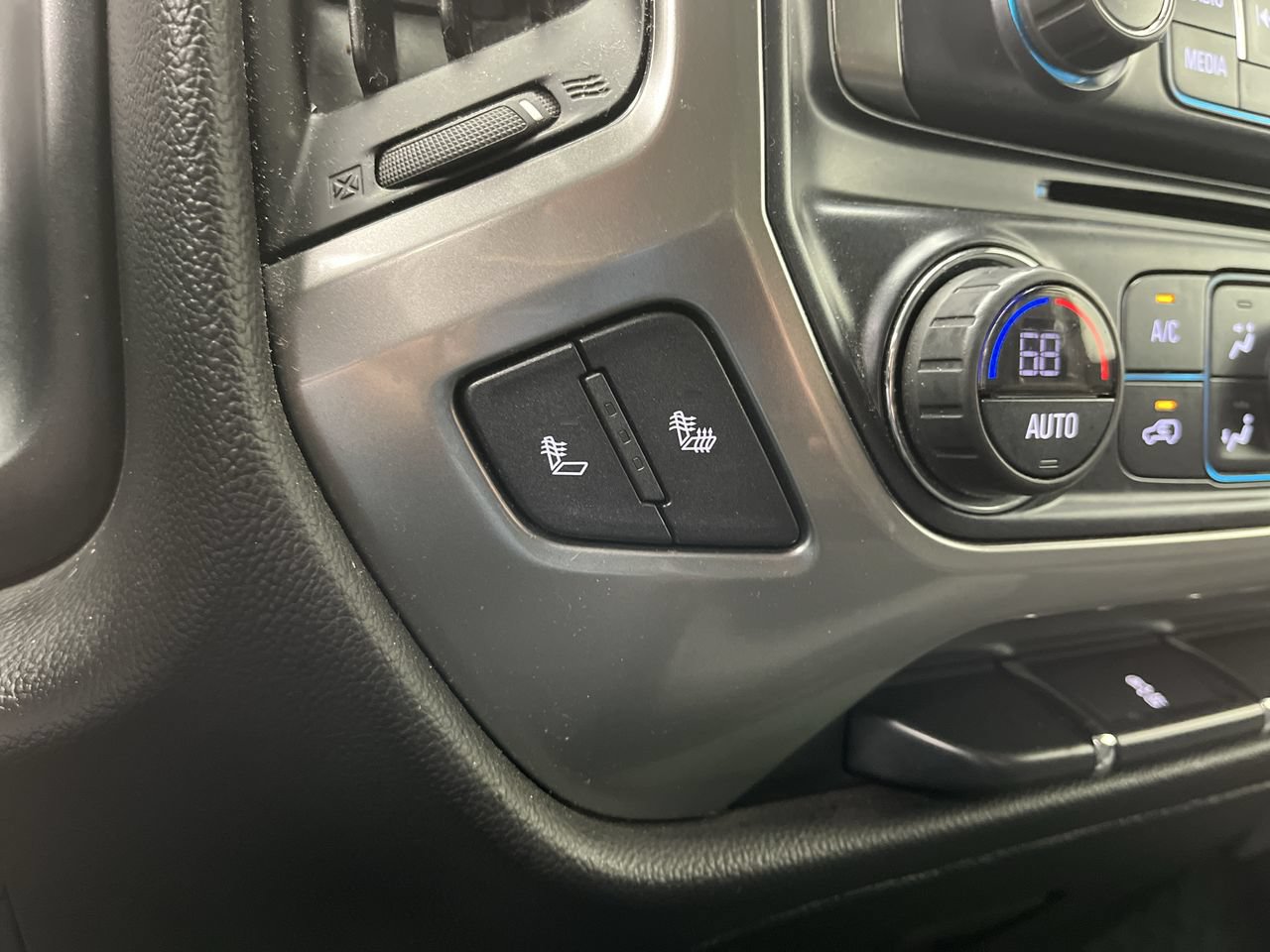 Used 2017 Chevrolet Silverado 1500 LT w/ All Star Edition AWD/4WD image 22