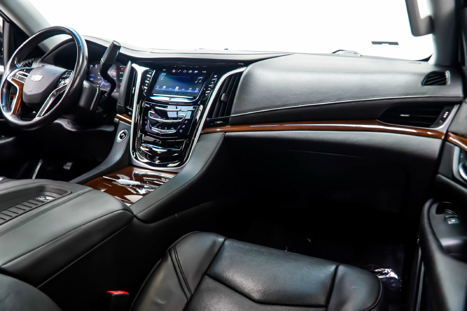Used 2020 Cadillac Escalade Luxury RWD image 20
