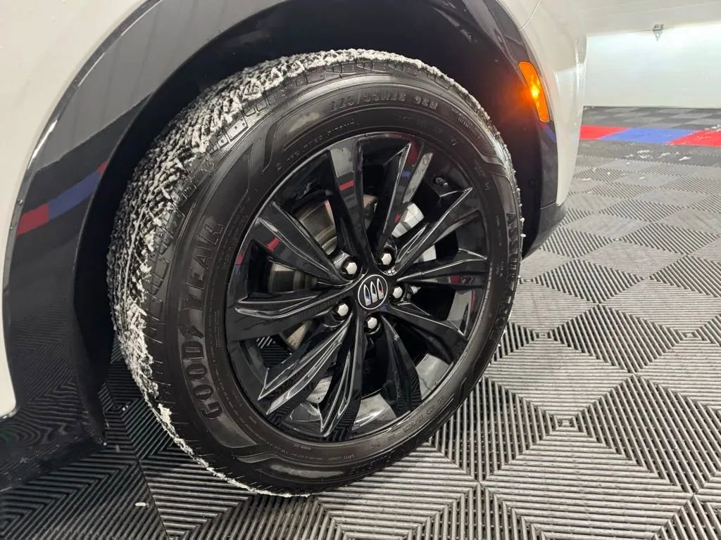 Used 2025 Buick Envista Sport Touring image 15