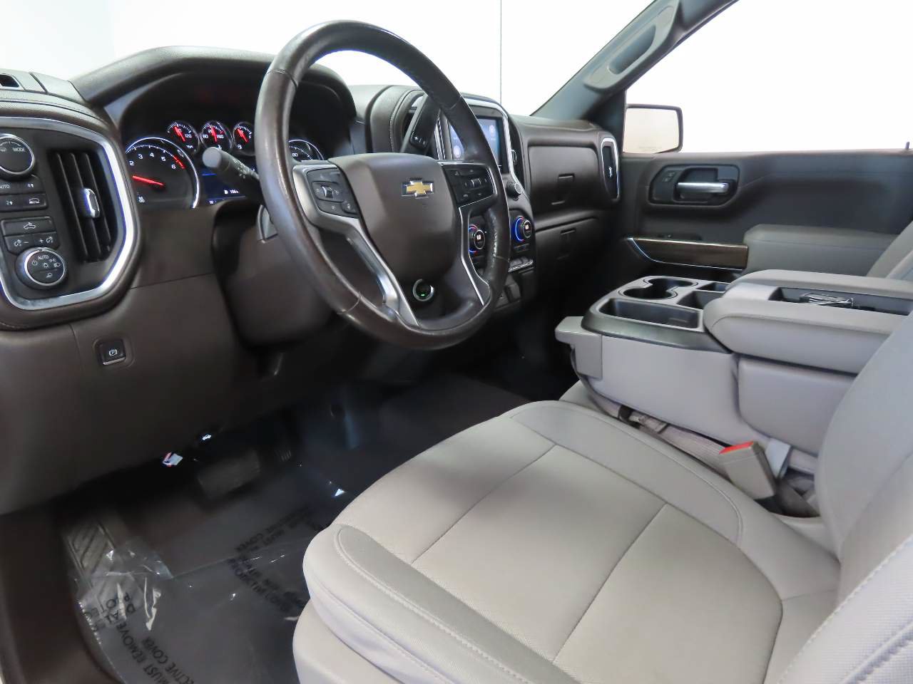 Used 2020 Chevrolet Silverado 1500 LT w/ Convenience Package AWD/4WD image 10