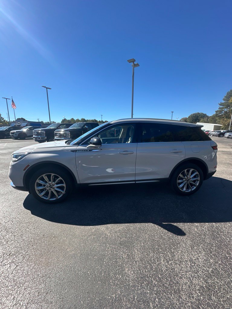 Used 2021 Lincoln Corsair FWD w/ Premium Package image 3